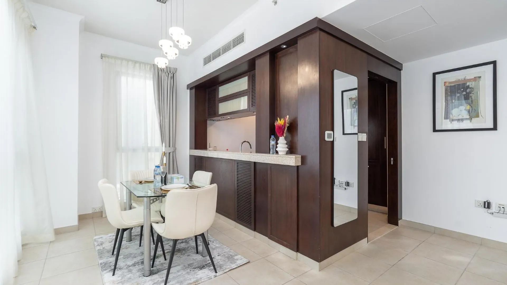 Charming 1Br Apartment - Downtown, Dubai