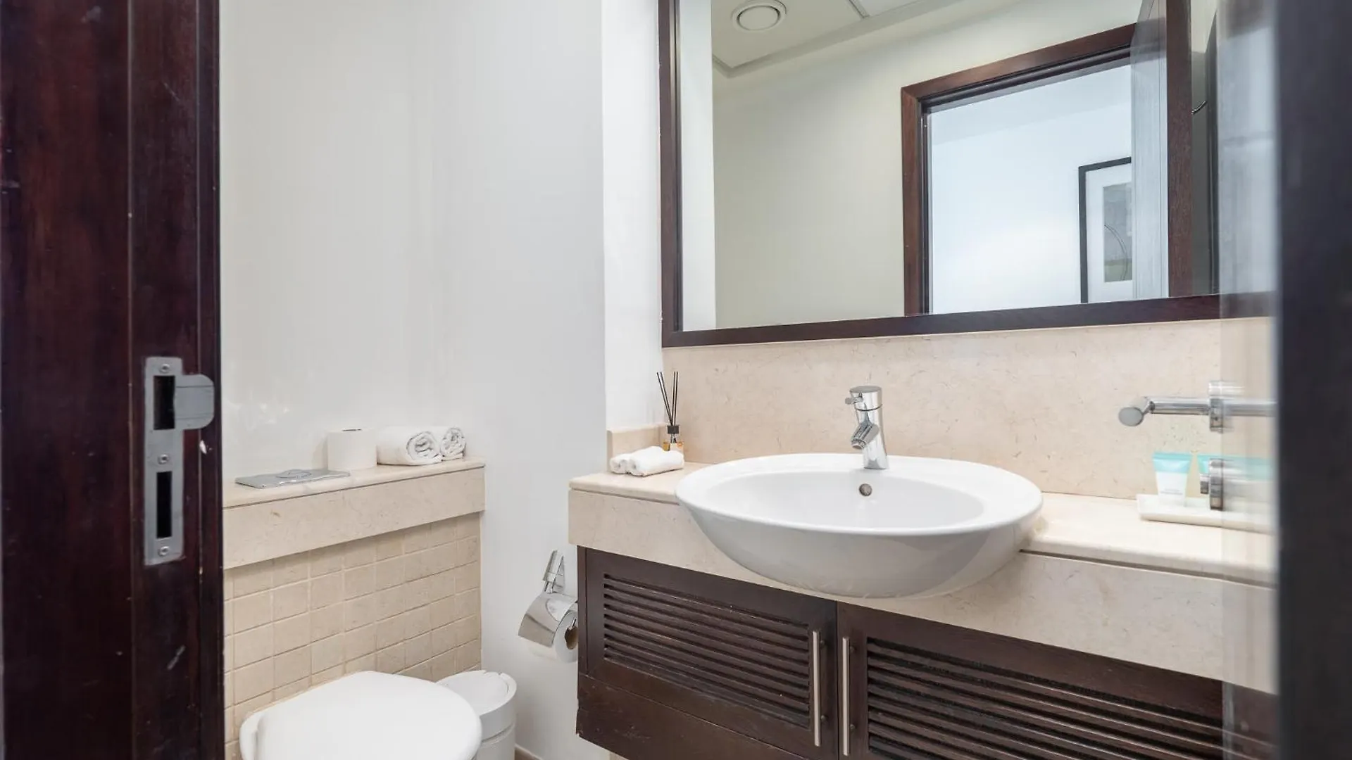 Charming 1Br Apartment - Downtown, Dubai 0*,  United Arab Emirates